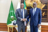 Brice Clotaire Oligui Nguema reçoit Denis Charles-Kouassi