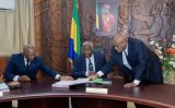 Signature d'un avenant entre l'État gabonais et Gabon Power Company pour pallier la crise énergétique.